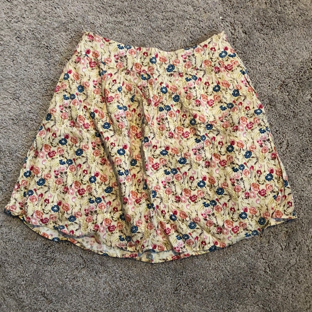 Forever 21 Floral Skirt Size S